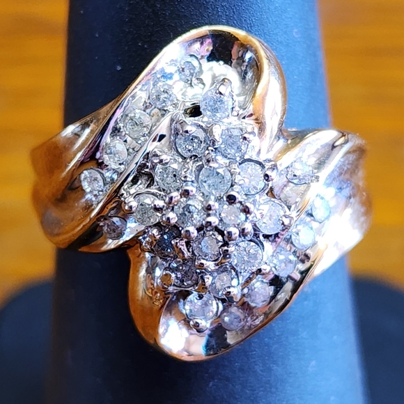 Women's 10kt Gold Ring Genuine Diamond 1/2 CTTW Size 7 - Picture 7 of 13